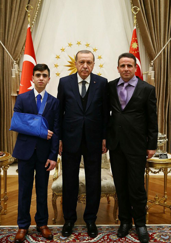 Skandal! Erdoğan'la görüştü diye gözaltına alındı!  - Resim: 3