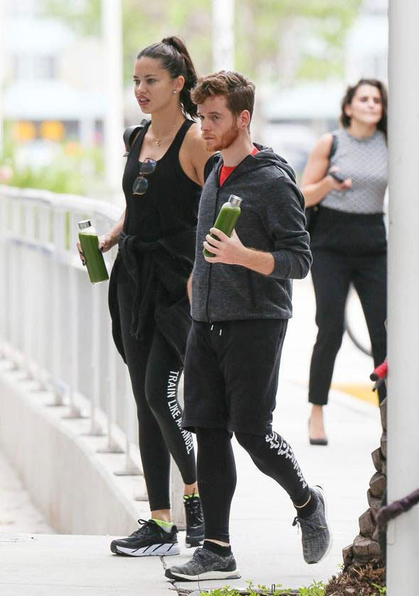 Adriana Lima Instagram'dan mesajı çaktı 'Asla vazgeçemeyceğim' - Resim: 2