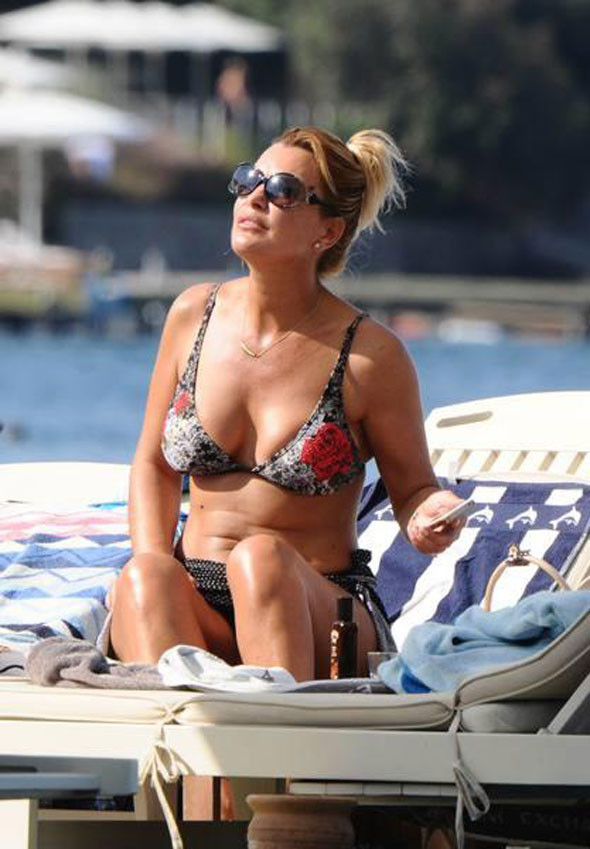 Ünlü oyuncu Sibel Turnagöl'e hizmetçi dayağı - Resim: 3