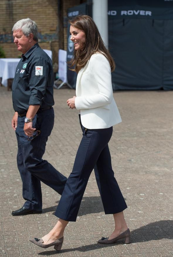 Ayakkabıları söylentileri artırdı - Resim: 3
