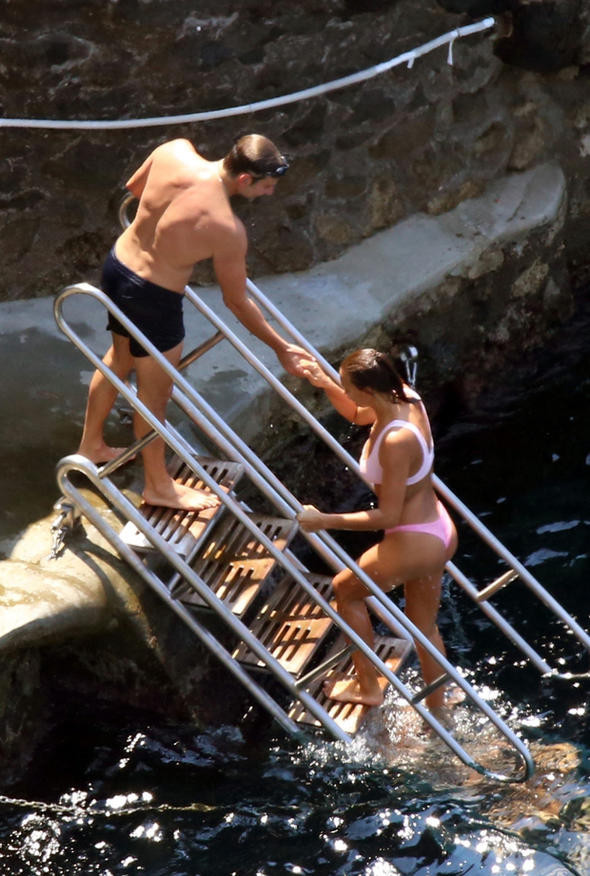 'Tut benim aşkım' dedi ardından şaka yaptı! - Resim: 2