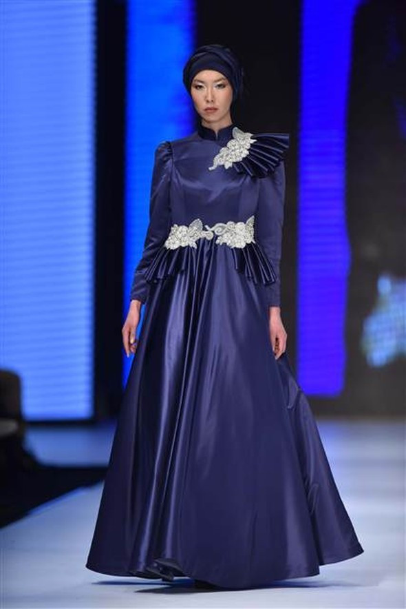 Tesettür defilesinde iş kazası manken bir anda... - Resim: 2