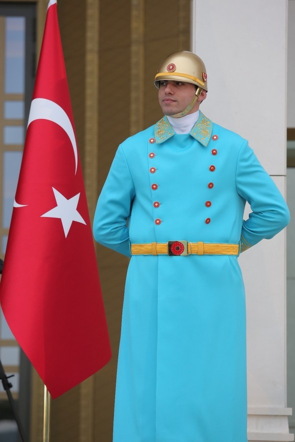 Cumhurbaşkanlığı nöbetçi polislerinin yeni kıyafetlerine bakın! - Resim: 3