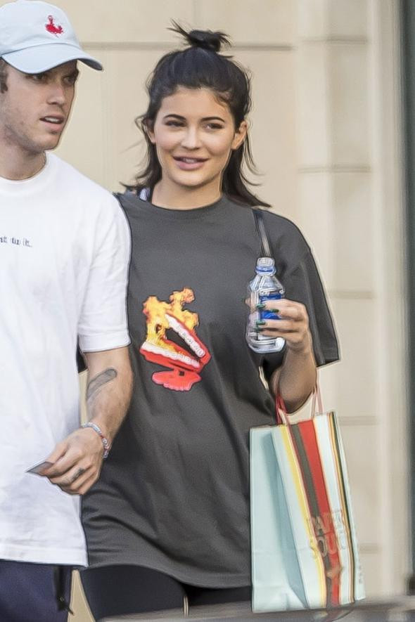 En küçük Kardashian açıkladı: Hamileyim - Resim: 2