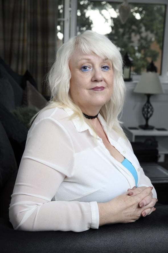 Karısı evdeyken sevgilisini eve aldı - Resim: 4