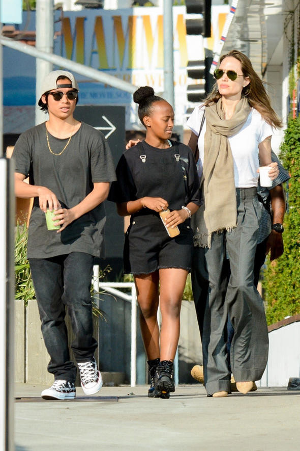 Çocuklarını okula göndermeyen ünlüler! Türkiye'de bakın kim var - Resim: 3