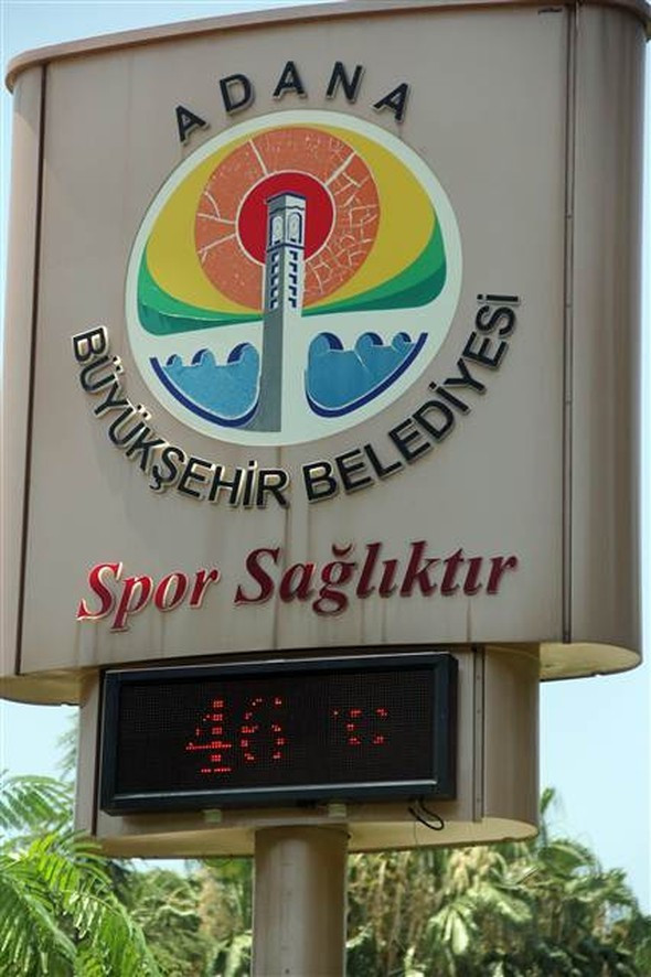 Termometre bile bu sıcağa dayanamadı! - Resim: 1