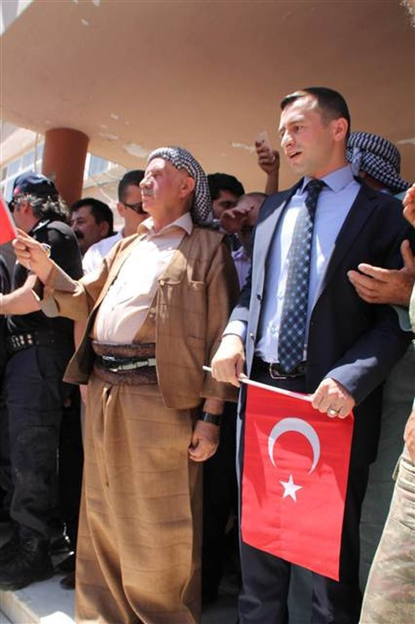 Jirki Aşireti darbeye karşı sokağa döküldü - Resim: 4