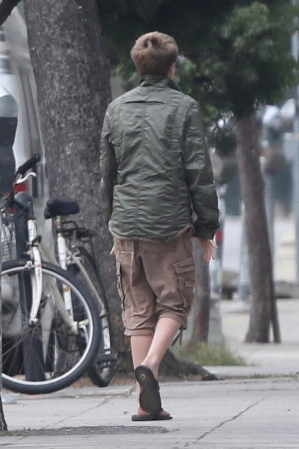 Angelina Jolie ve Brad Pitt'ın kızları cinsiyet mi değiştiriyor? İyice erkek çocuğu oldu - Resim: 4