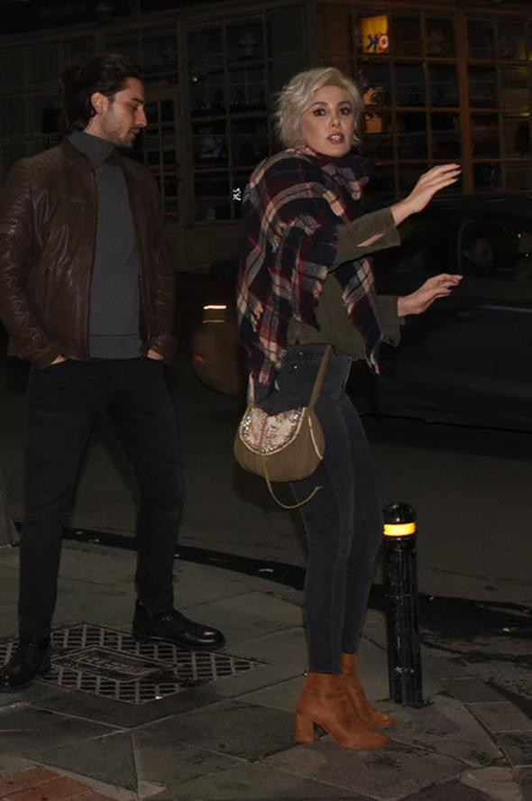 Çapkınlık yaparken basıldı muhabirlere yalvardı! - Resim: 2