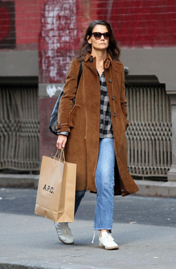 Milyarlık aracı var ama ünlü oyuncu metroda - Resim: 3