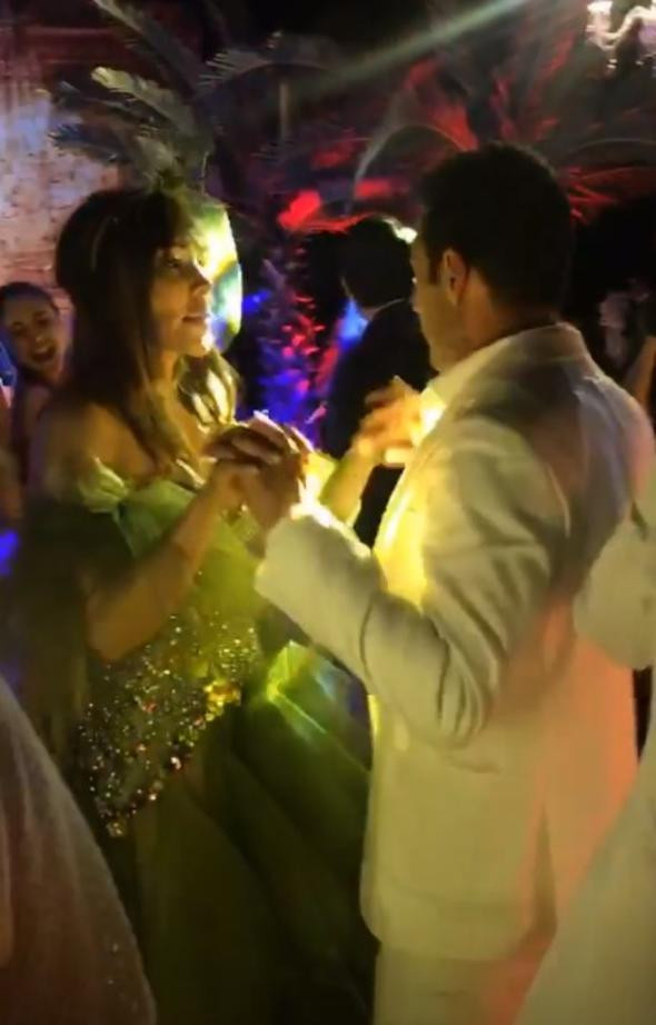 Seren Serengil Yaşar İpek nişanlandı! Çirkin el hareketi 'yok artık' dedirtti - Resim: 2