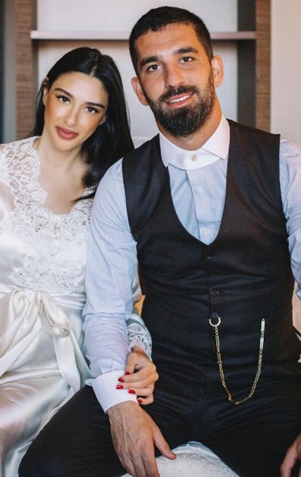 Arda Turan doğum hediyesi olarak 2 milyon TL'lik zırhlı cip! - Resim: 2