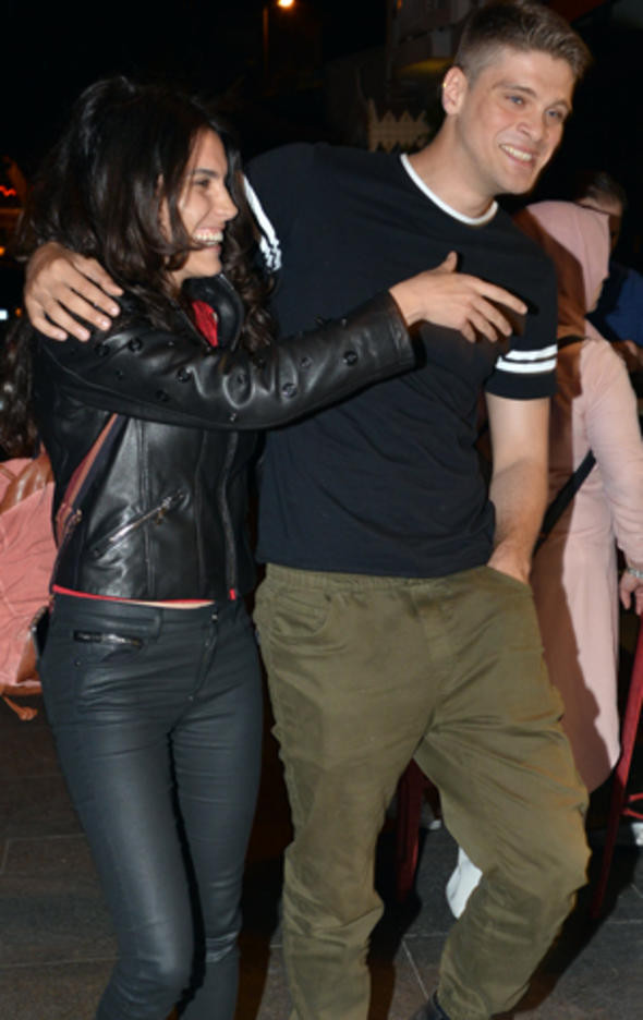 'Fazilet Hanım'ın' yakışıklısı bakın hangi güzelle görüntülendi - Resim: 1