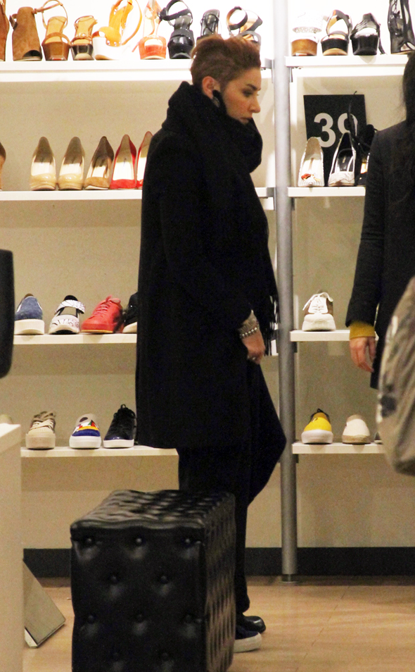 Sıla ayrılık sonrası kendini alışverişe verdi! - Resim: 1