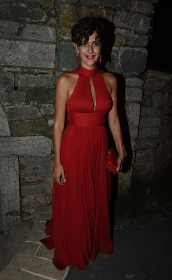 Burak Özçivit'i çıldırtan soru! Röportajı yarıda kesti - Resim: 4