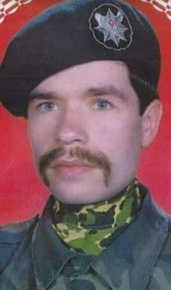 Kardeşinin şehit düştüğü noktada gözyaşları içerisinde namaz kıldı - Resim: 1