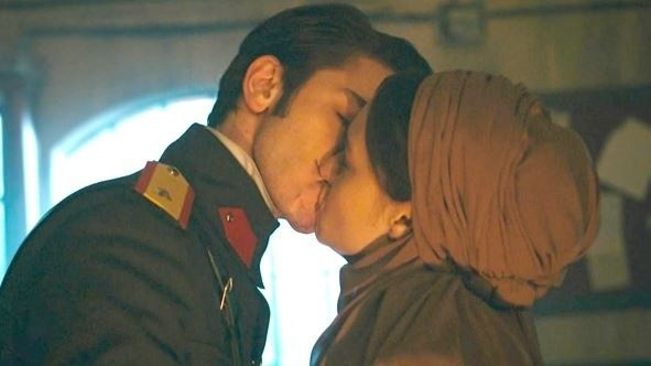 Vatanım Sensin öpüşme sahnesi olay olmuştu noktayı koydular - Resim: 1