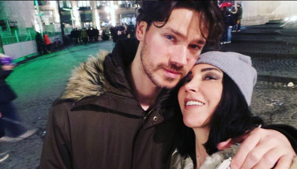 Şimdi çok tarz ama Hande Yener'in eski haline bakın - Resim: 3