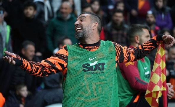 Arda Turan teknik direktör oluyor! Süper Lig ekibi imzayı attıracak ihtimal büyük - Resim: 2