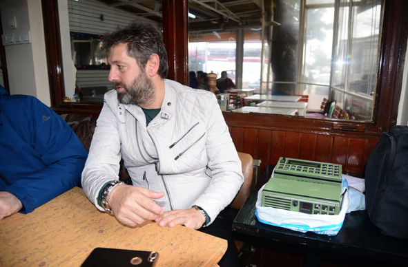 Nereden nereye! Ünlü şarkıcıya büyük şok perişan halde - Resim: 4