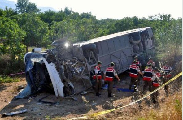 Yolcu otobüsü dehşet saçtı - Resim: 4