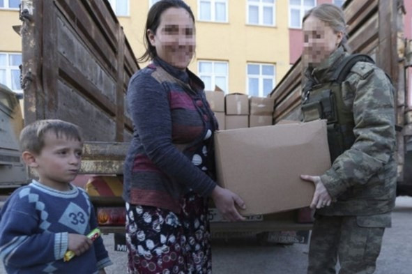 Hakkari'de kadın subay çocuklara moral verdi - Resim: 3