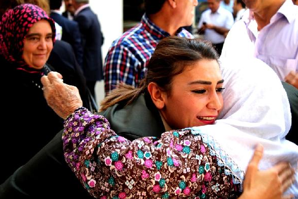 Haberi alan koşup sarıldı ilçede ilk kez yaşandı! - Resim: 3