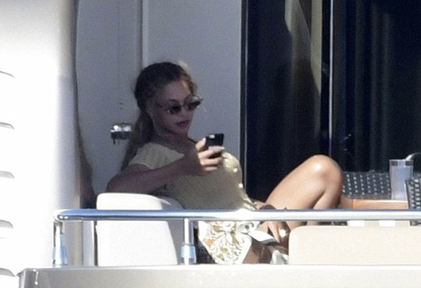 Aşk tazelediler! Jay-Z Beyonce'i öpücüklere boğdu - Resim: 4