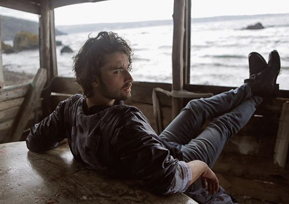 Fazilet Hanım ve Kızları dizisinin oyuncusu bileklerini kesti - Resim: 2