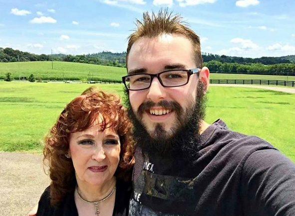 Oğlunun cenazesinde tanıştı aşık oldu evlendi yaş farkı yok artık dedirtti! - Resim: 4