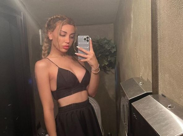 Cinsiyet değiştiren Mika Raun sosyal medyayı salladı! Playboy logolu bikinisi olay oldu - Resim: 1