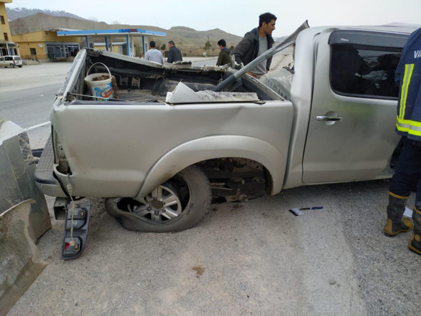 Van'da takla atan araçtan sağ kurtuldu mucizenin resmini çizdi - Resim: 0