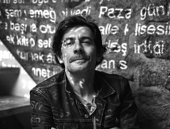 Okan Bayülgen evini paylaştı sosyal medya karıştı 'O nasıl küvet!' - Resim: 2