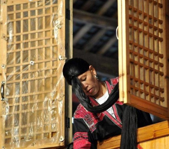 Kadınların saçlarını kesmediği köy - Resim: 2