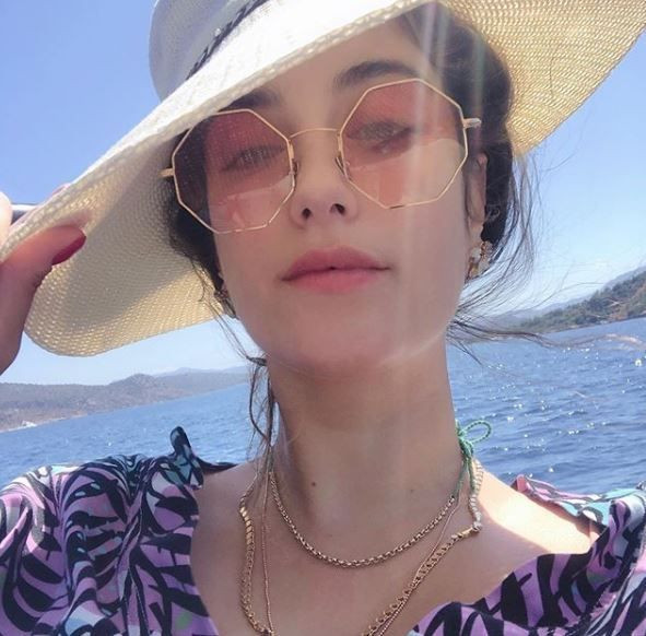 Hazal Kaya bebeği Fikret Ali'nin pozunu ilk kez paylaştı 'Mutlu yıllar' diledi - Resim: 2