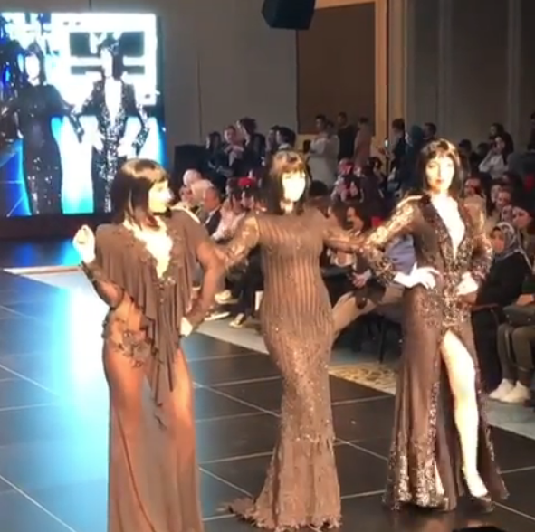 Şarkıcı Hatice elbisesini kaldırıp poposunu gösterdi - Resim: 3