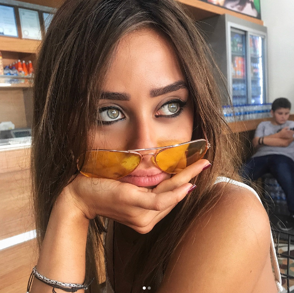 Babanın göğüsleri senden büyük denildi Zeynep Alkan çıldırdı! - Resim: 2