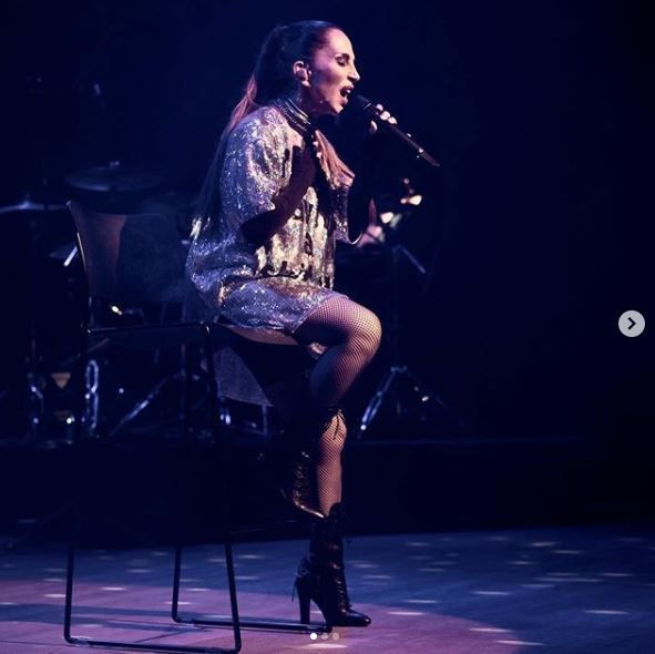 Sertab Erener A tipi influenza virisü olarak bilinen domuz gribi oldu! - Resim: 2