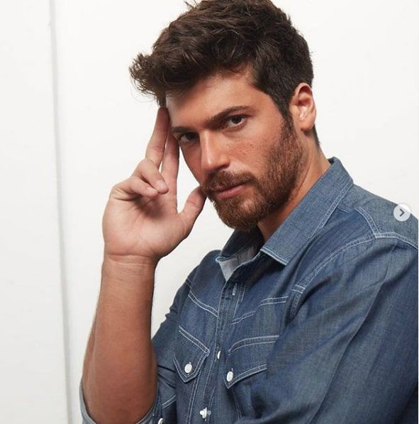 Can Yaman'ın hayatı kitap oldu fiyatı 'Yok artık' dedirtti ilgi ise çok fazla - Resim: 4