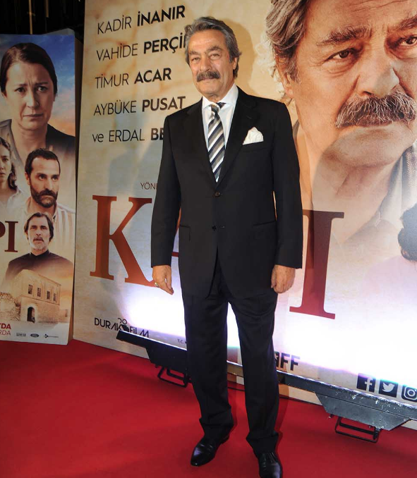 Kadir İnanır Ebru Polat'ın amcası mı? Usta sanatçıdan beklenen açıklama geldi - Resim: 4