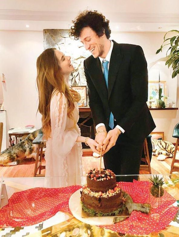 Müge Boz ve basketbolcu Caner Erdeniz nişanlandı! - Resim: 1