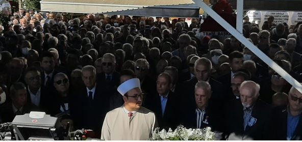 Duayen sunucu Halit Kıvanç son yolculuğuna uğurlandı - Resim: 2