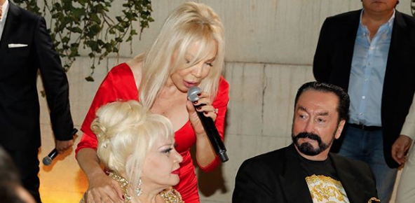 Adnan Oktar'ın yanındaki o ünlüler sizi şoke edecek! - Resim: 3