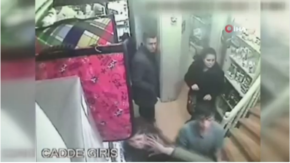 Emre Aşık'ın eşi Yağmur Aşık'a 2 yıl hapis şoku! Veterineri darp etmişti - Resim: 3