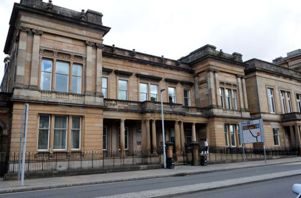 Yasak aşkın sonu okul önünde kapışmaya döndü - Resim: 3