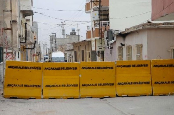 Üst düzey alarm yollar beton bariyerlerle kapatıldı - Resim: 4