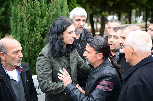 Murat Kekilli babasını gözyaşlarıyla uğurladı - Resim: 2