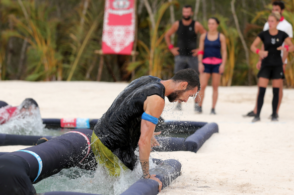 Acun Ilıcalı Survivor'da kural ihlali yapanları ifşa etti 4 Türk bakın ne yapmış - Resim: 3