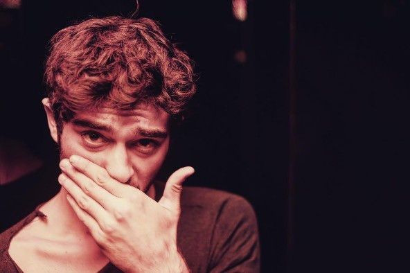 Bizim Hikaye'nin Barış'ı Burak Deniz kimdir sevgilisi çok tanıdık - Resim: 2